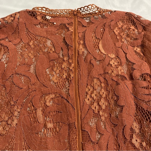 Peach Lace Zip Up Blouse Size Medium - Picture 2 of 9